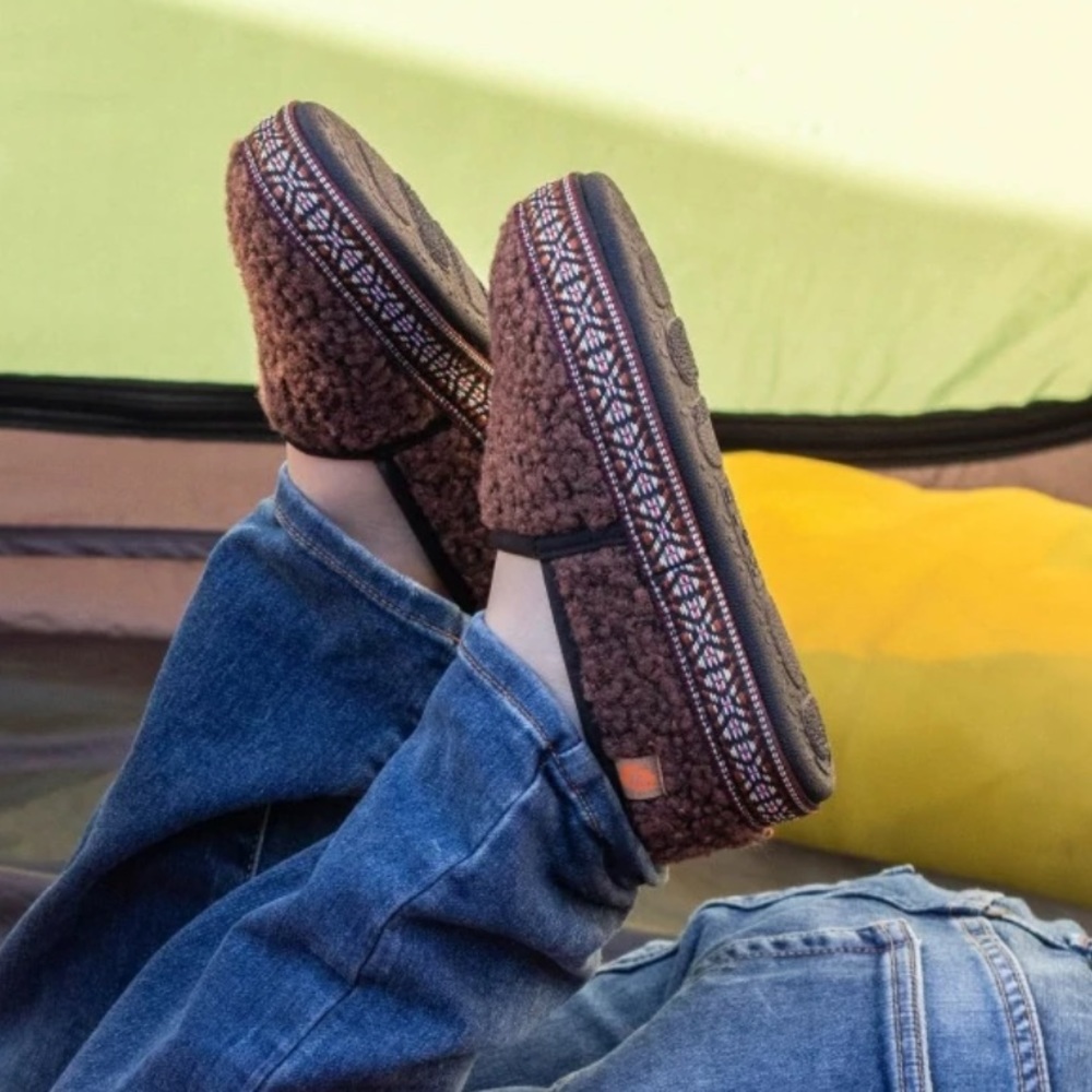 (317) Acorn Kids L’il Woven Trim Moccasin Slippers